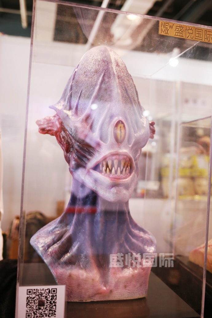 2017SHCC盛況回顧，看(kàn)盛悅國(guó)際現(xiàn)場(chǎng)展示物(wù)理(lǐ)特效化(huà)妝（多(duō)圖來(lái)襲！）