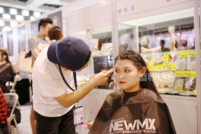 2017SHCC盛況回顧，看(kàn)盛悅國(guó)際現(xiàn)場(chǎng)展示物(wù)理(lǐ)特效化(huà)妝（多(duō)圖來(lái)襲！）