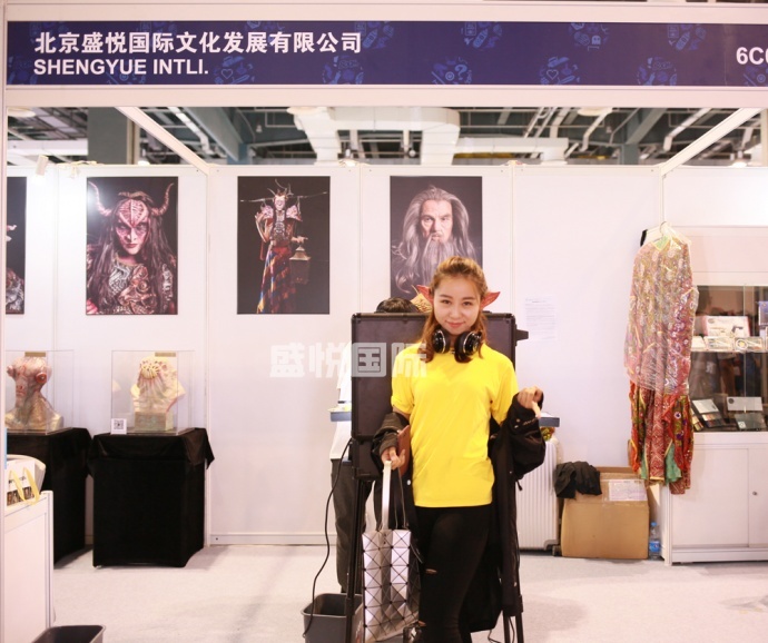 2017SHCC盛況回顧，看(kàn)盛悅國(guó)際現(xiàn)場(chǎng)展示物(wù)理(lǐ)特效化(huà)妝（多(duō)圖來(lái)襲！）